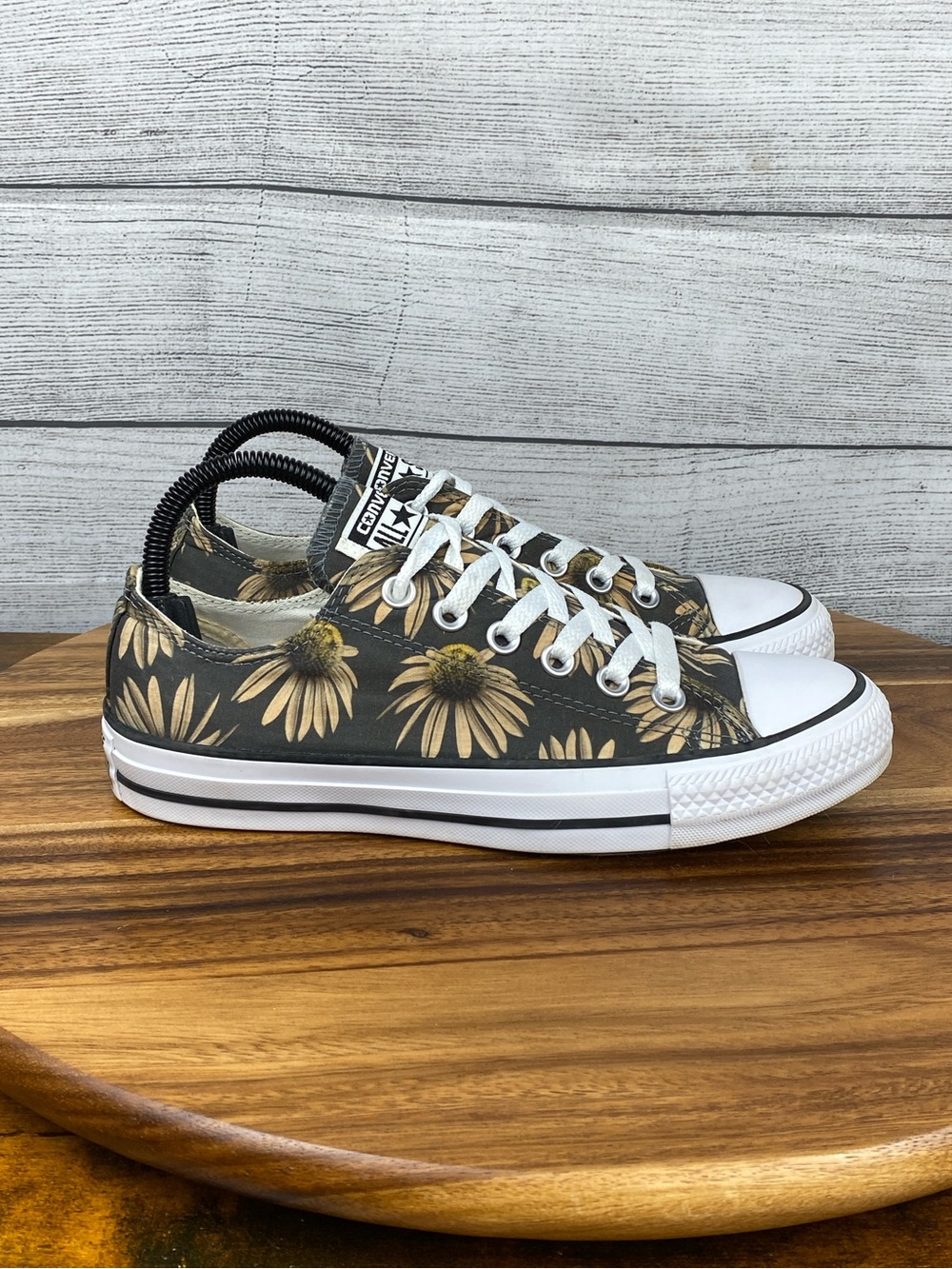 Converse Chuck Taylor All Star Low Dark Floral Sunflower Shoe Women’s Size 7 - Picture 4 of 12